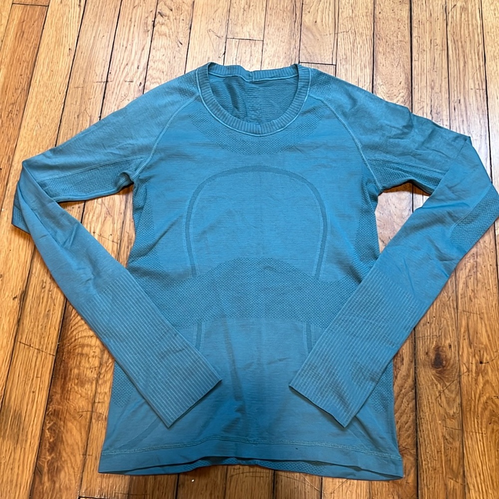 lululemon swiftly long sleeve shirt | size 6 | blue